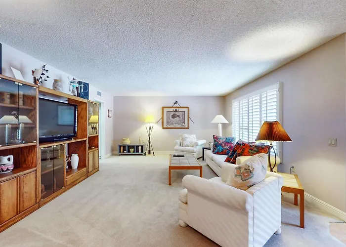 Long-term In Sun City! Lovely W/ Patio