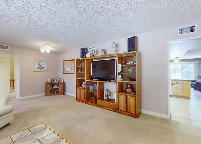 Long-term In Sun City! Lovely W/ Patio Holiday home Westbrook Village