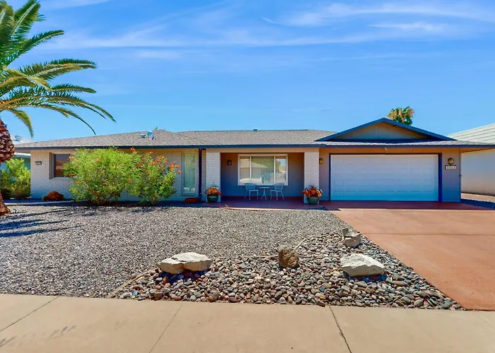 Long-term In Sun City! Lovely W/ Patio Holiday home *