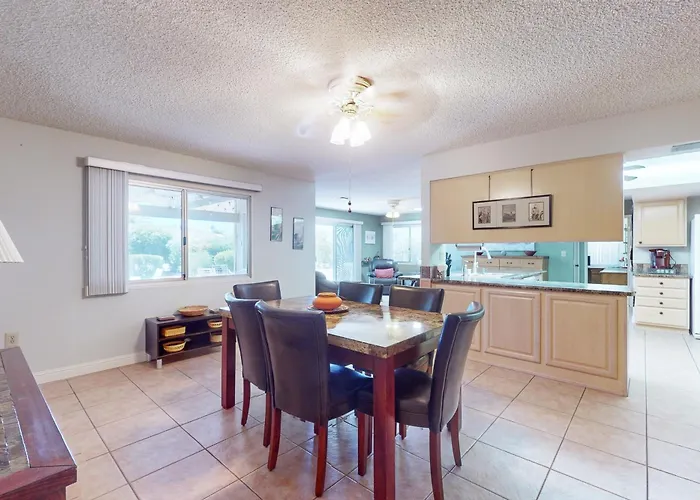 Holiday home Long-term In Sun City! Lovely W/ Patio *
