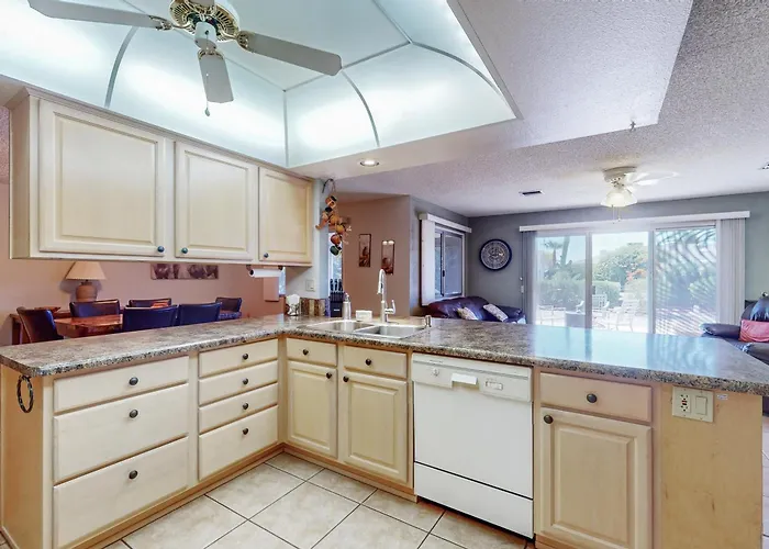 Long-term In Sun City! Lovely W/ Patio Holiday home *