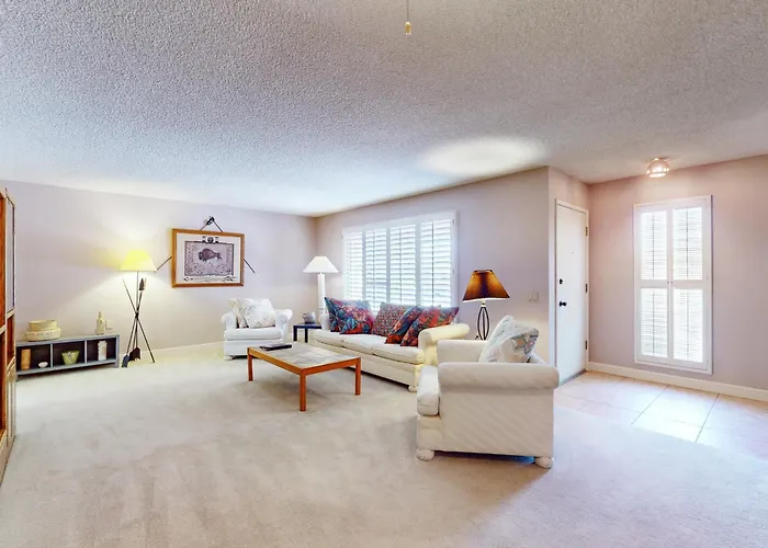 Long-term In Sun City! Lovely W/ Patio